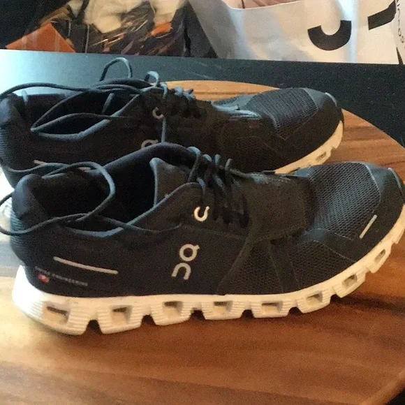 On running On Cloud 8.5 black - Picture 2 of 9